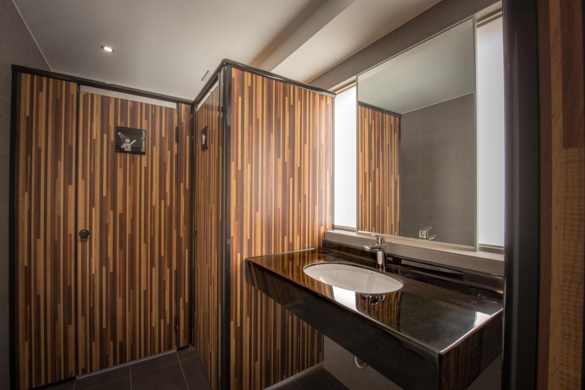 Legend Hotel Kaohsiung Pier2 Rom bilde